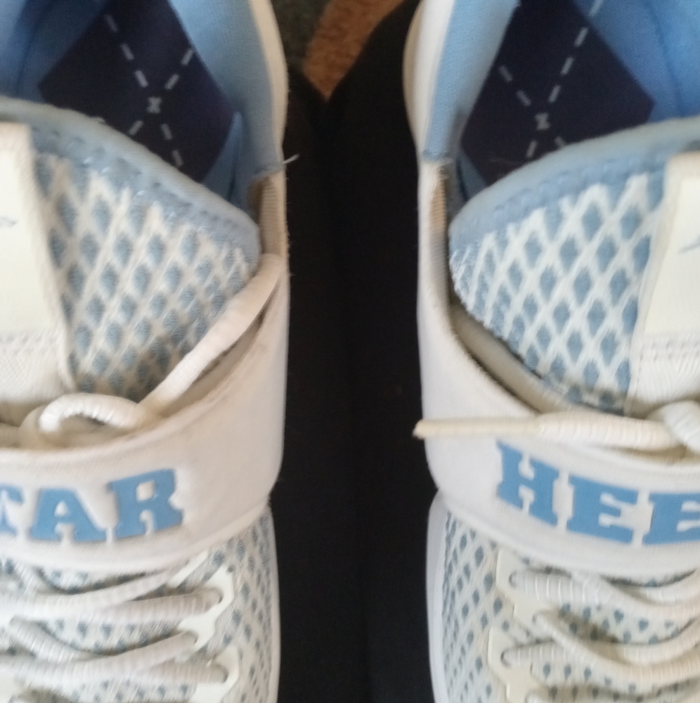 UNC North Carolina Tar Heels Air Jordan Team Players 2018 Edition Shoes 9.5 - Picture 4 of 6